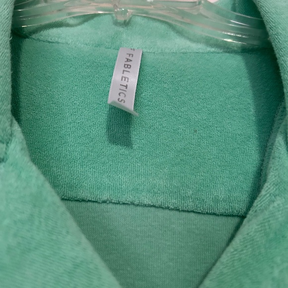 Fabletics Green Terrycloth Boxy Button Down Shirt Size M Athleisure ~ Colorful! - Picture 3 of 5